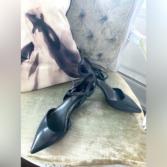 Enzo Angiolini Ankle Strap Black Heels - Picture 2 of 8